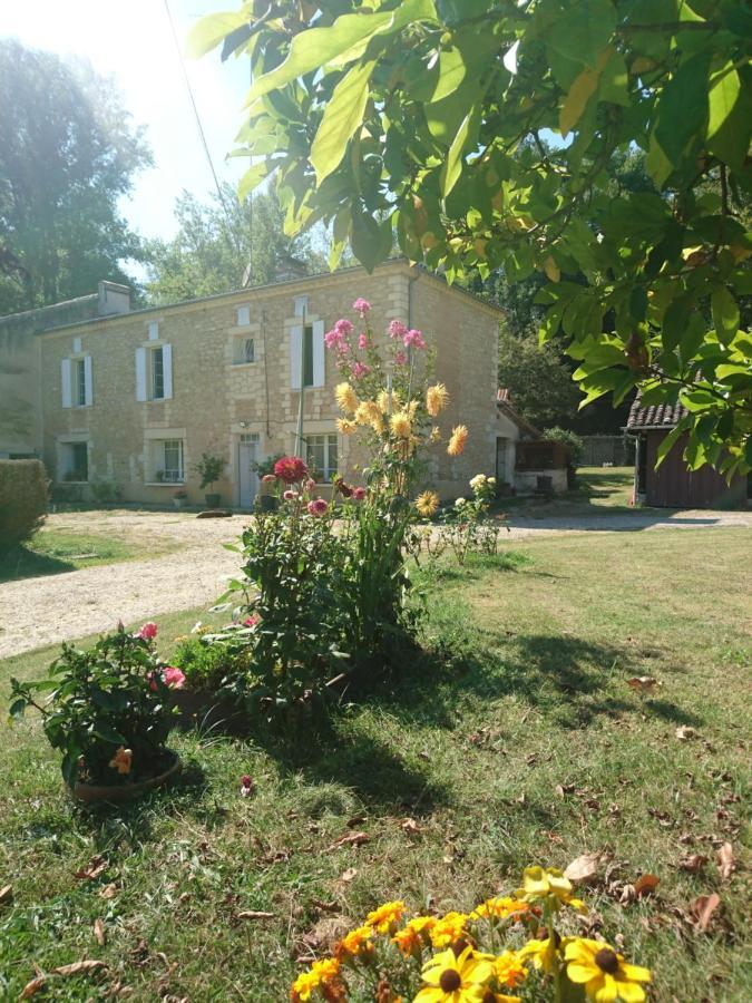 Aux Vieux Fours Bed & Breakfast Noaillac Bagian luar foto