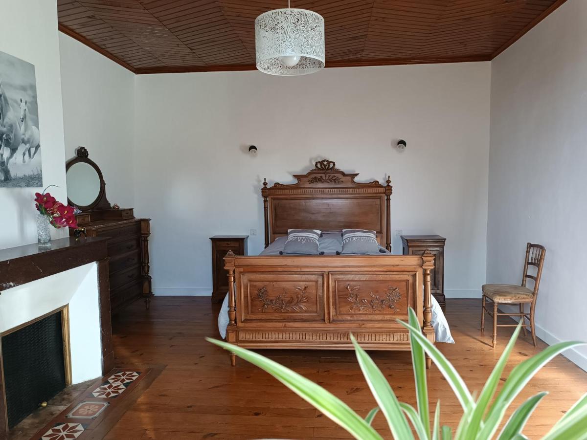 Aux Vieux Fours Bed & Breakfast Noaillac Bagian luar foto